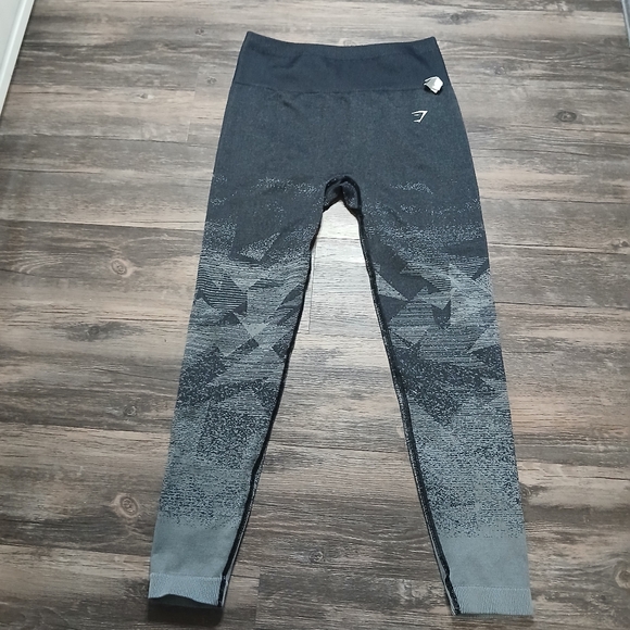 Gymshark Charcoal and Gray Patterned Leggings - Picture 1 of 10